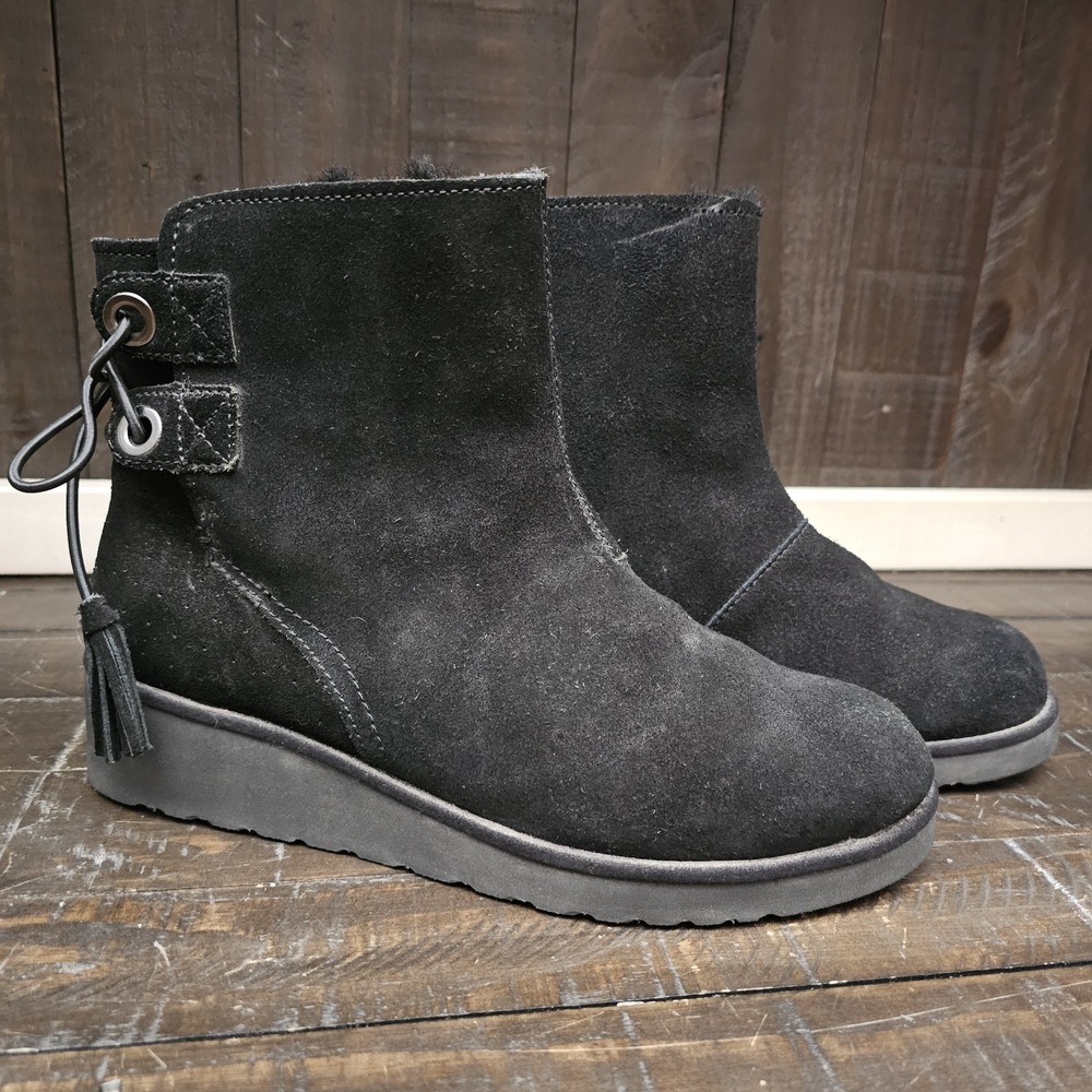 Koolaburra by UGG Boots Size 8 Lomia Short Wedge Suede‎ Tassel Winter Black Boho
